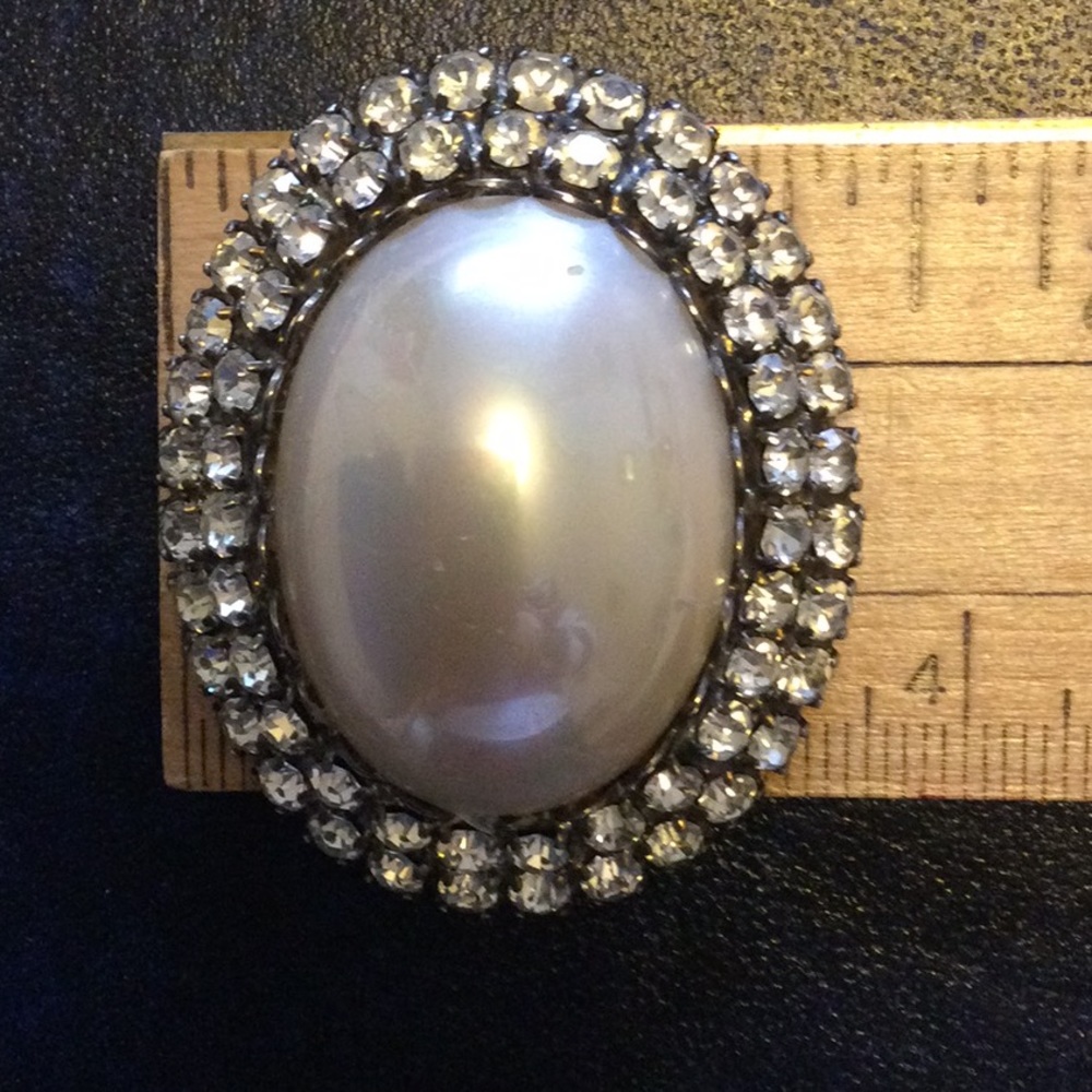 Faux pearl and diamond brooch ** 3 for $15 - Picture 3 of 4